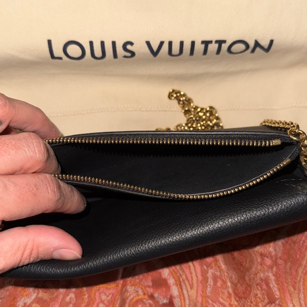 Louis Vuitton LockMe Phone Tender Pouchette - Picture 4 of 6